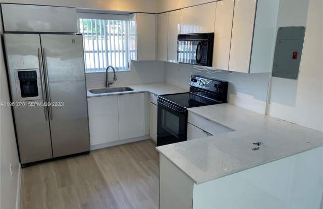 1057 SW 7th St photos photos