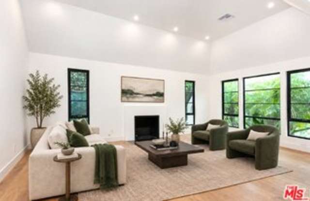 132 North Kilkea Drive Gallery 1