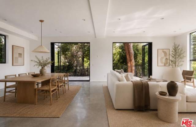 1628 1/2 Micheltorena St Gallery 1