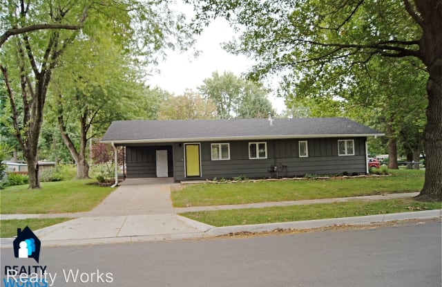 7101 Joyce Avenue - 7101 Joyce Avenue, Lincoln, NE 68505