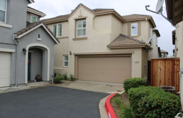 Strada Home Ready 4 Lease photos photos