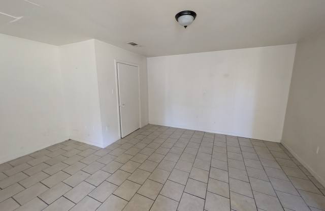 5405 Washington Ct Gallery 3