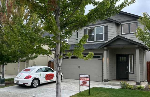 New listing off Pettigrew!  A/C!  A must see! Gallery 4