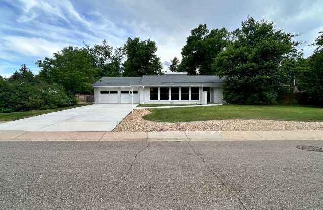 Spacious Three Bedroom Home Available Now! photos photos Spacious Three Bedroom Home Available Now! photos photos