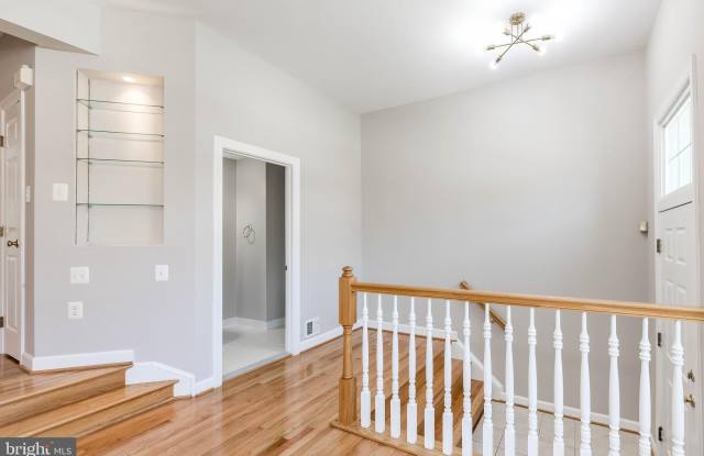 10406 OVERGATE PLACE Gallery 3