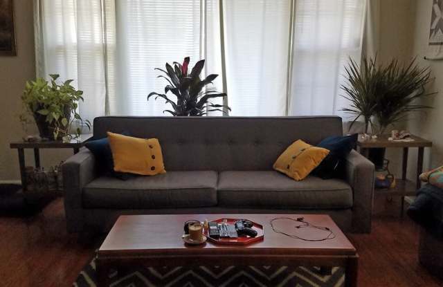 Three Bedroom Corner Lot Walking Distance to Park Circle photos photos