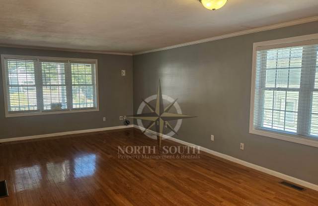 128 Brookside Avenue Gallery 3