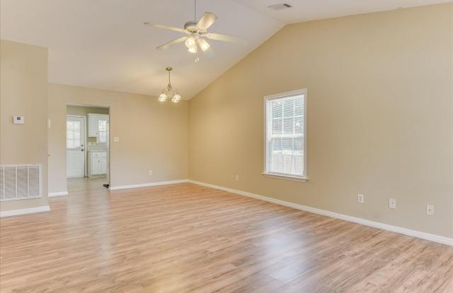118 Charleston Row Boulevard Gallery 3