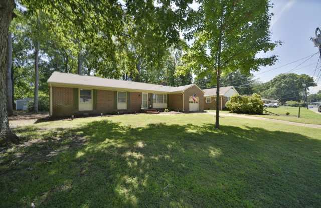 Move-In Ready Brick Ranch with 1,600 Sq. Ft. & Detached Shop Gallery 3