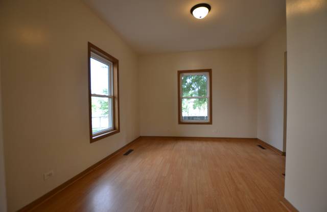 407 Elmwood Ave. Gallery 4