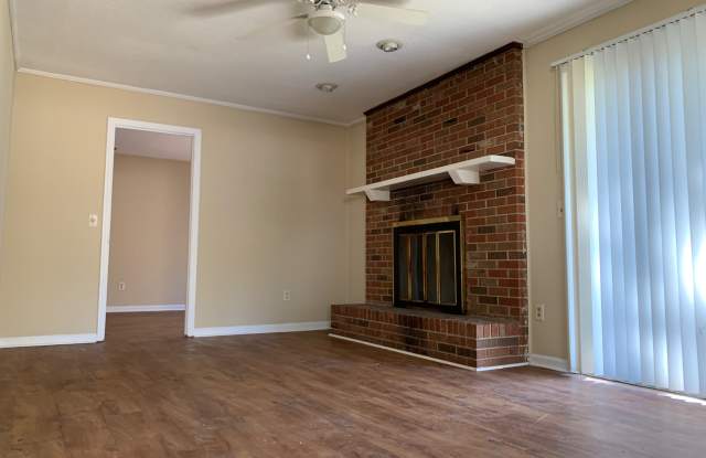 814 Robin Hood Trail photos photos