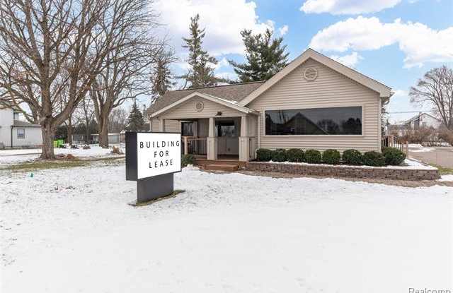 56757 GRAND RIVER Avenue Gallery 3