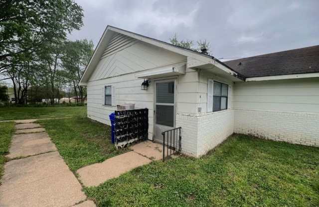 Newly Renovated Duplex! Gallery 1