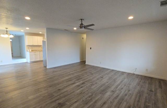 Pet-friendly 5 Bedroom Home in Fortuna! Gallery 4