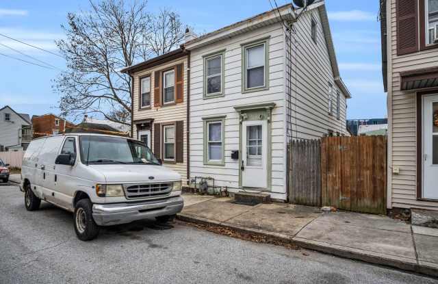 2 bedroom 1 bathroom located in the heart of Carlisle photos photos