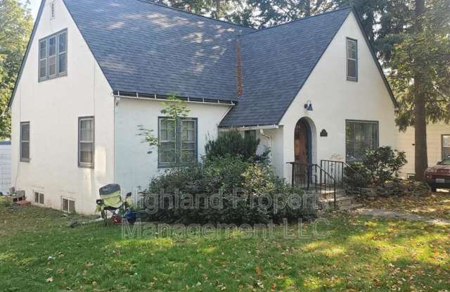 520 NE Maple St photos photos