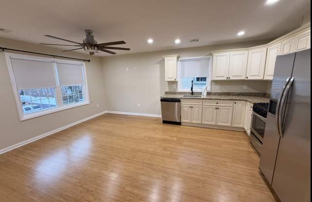 716 Roselle St photos photos