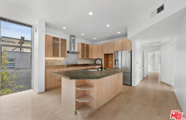 20 28th Avenue Gallery 4