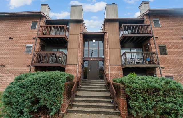 Open Concept and Renovated Top Level Condo. Close to BWI, Ft. Meade  NSA photos photos