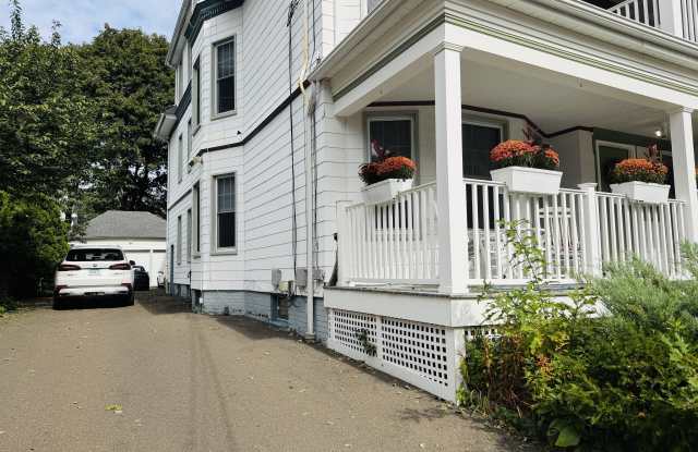 17 Cottage Street Gallery 3