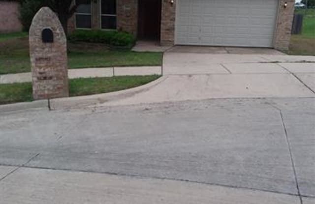 10300 Nelson Drive - 10300 Nelson Drive, Benbrook, TX 76126