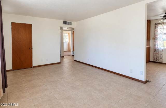 12811 N 111th Drive Gallery 1