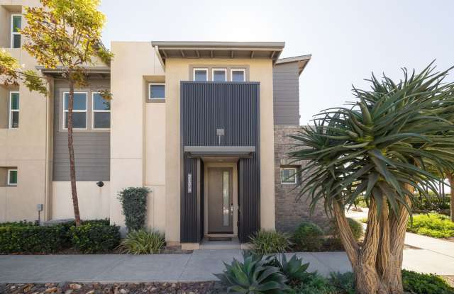 Spacious 4 Bedroom Townhome in the Millenia Community! photos photos