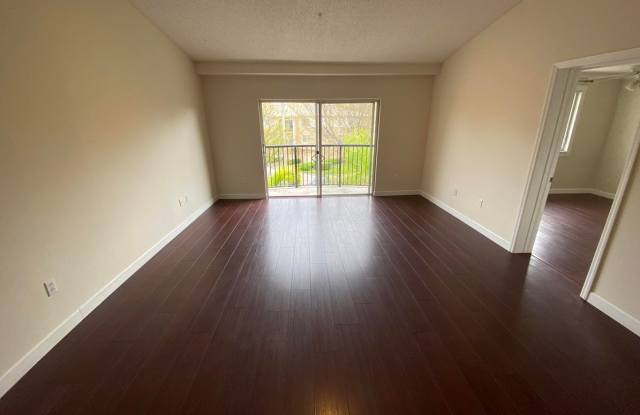 1100 Crestwood Ct S Gallery 3
