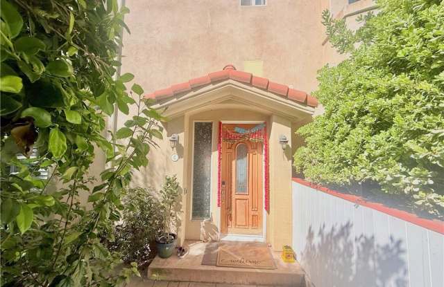 2413 Cabrillo photos photos