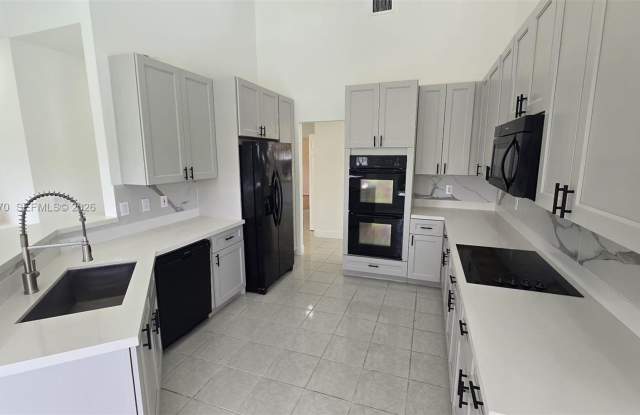 10320 Guatemala Street -, Cooper City, FL 33026 - 4600 photos photos 10320 Guatemala Street -, Cooper City, FL 33026 - 4600 photos photos