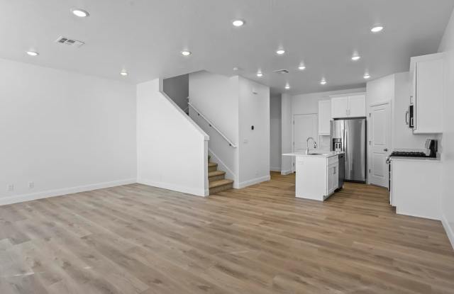 3 Bedroom End Unit in Desert Color! Lagoon Access! photos photos