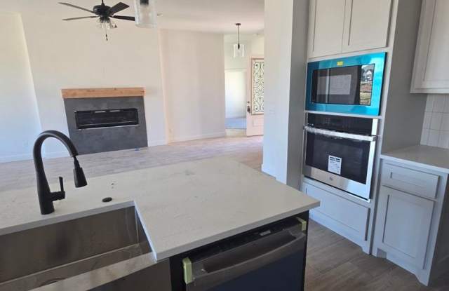 Brand New Construction in Siena Springs! Gallery 4