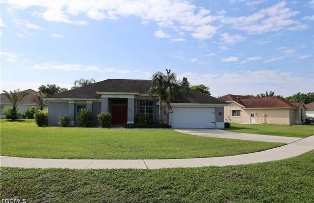 563 Chamonix Avenue S photos photos