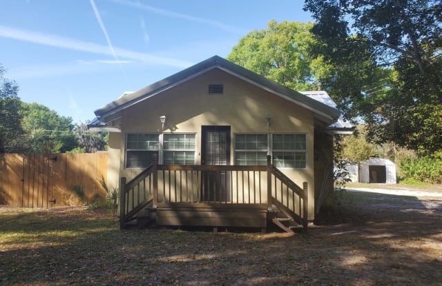 210 4th Ave SE - 210 4th Avenue Southeast, Ruskin, FL 33570