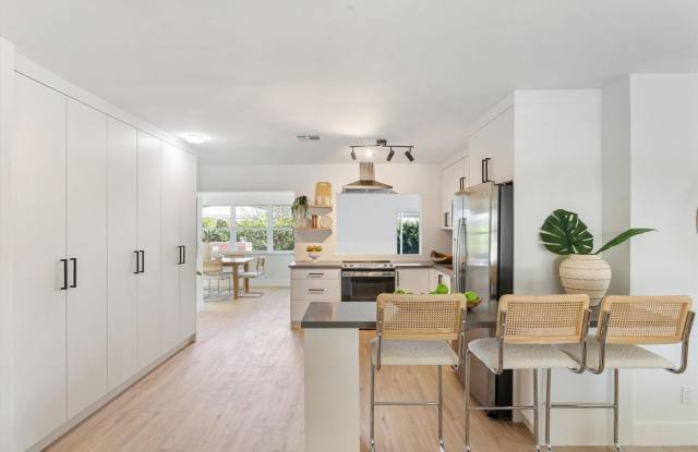 181 NW 48TH Court, Oakland Park, FL 33309 - 4072 Gallery 4