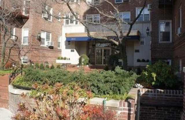 106-15 Queens Boulevard photos photos