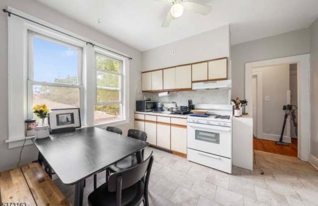 305 Waite Ave Apt 1/F2 photos photos