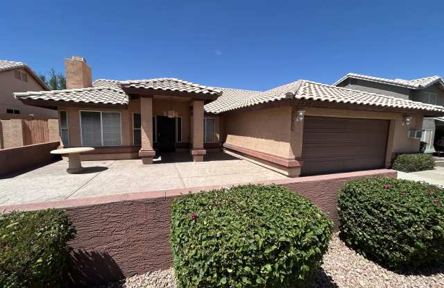 1924 E Sharon Dr Gallery 3