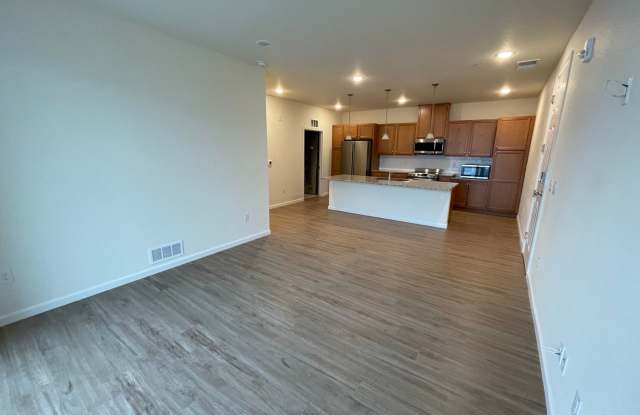 2 Bedroom Condo in Great Pine Creek Area Location - 3855 Presidio Point, Colorado Springs, CO 80920