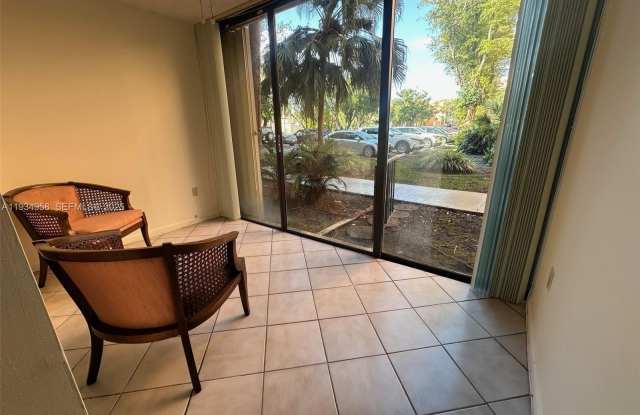 9420 W Flagler St photos photos