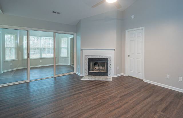 Updated 2 Bed, 2 Bath Condo in Charlotte photos photos