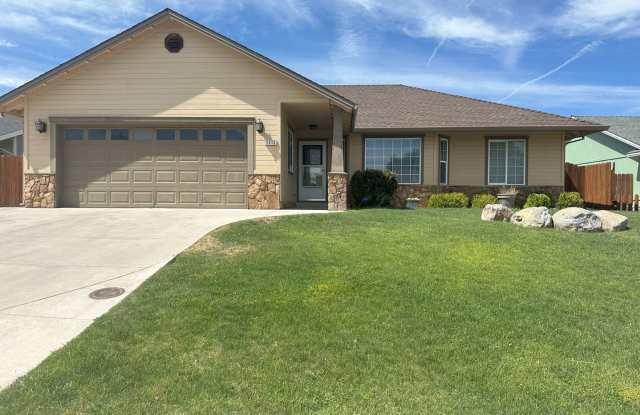 Beautiful 4 bed, 2 bath home - 1115 Overlook Drive, Susanville, CA 96130