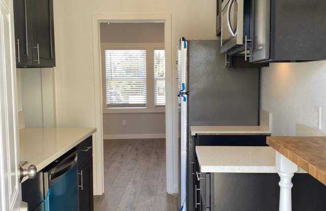 5434 Huntington Drive S Gallery 4