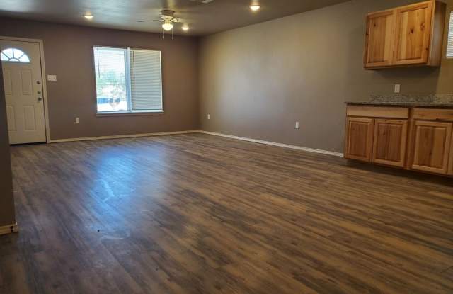 Northeast Lubbock 3/2/1 Gallery 4