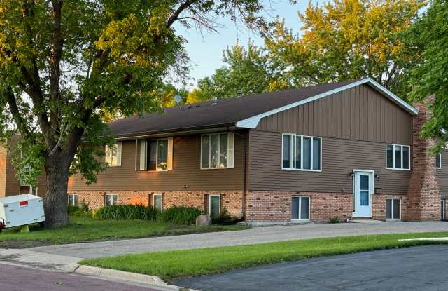 426 Commodore Dr photos photos