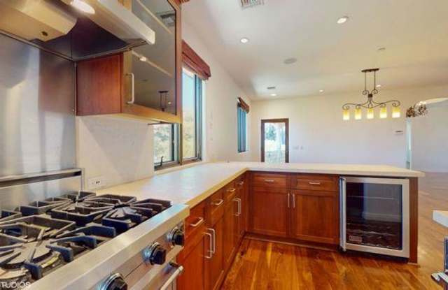 3311 Deronda Drive photos photos