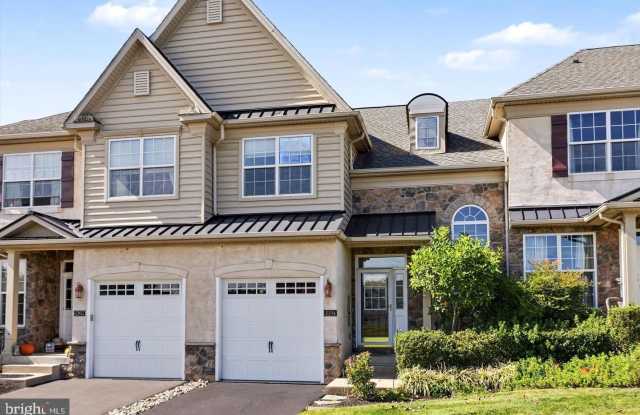 2394 ROSEMONT Terrace Gallery 2