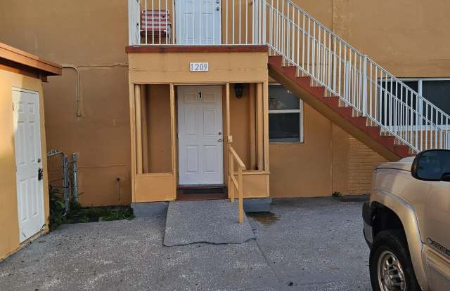1209 W 10TH Street Gallery 2