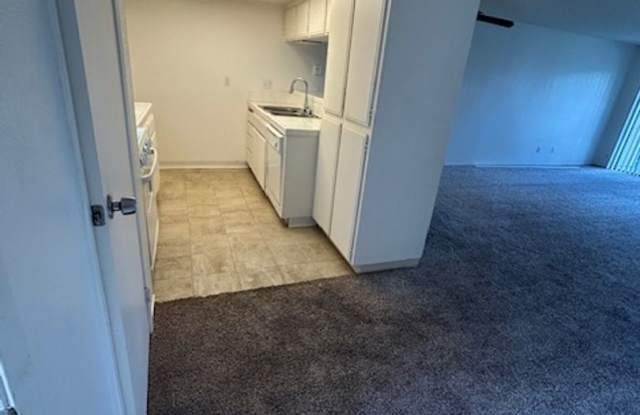 *** Move-In Special $300 OFF 1st Month's Rent*** Single Level photos photos