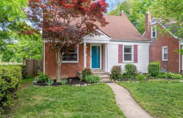 SPACIOUS 3-BEDROOM HOME + FULL IN-LAW SUITE IN ROYAL OAK! Gallery 3